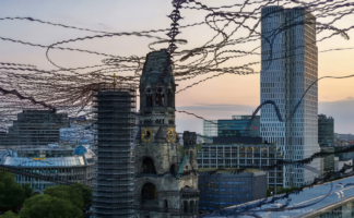 AIRLINES XXV-3 · Krähen · Gedächtniskirche · Berlin · 40 S AIRLINES XXV-3 · Krähen · Gedächtniskirche · Berlin · 40 Sekunden